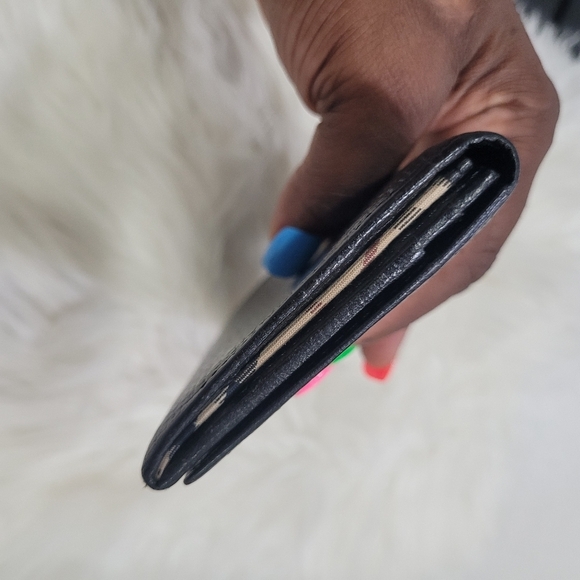 🔹️BURBERRY🔹️ BLACK LEATHER WALLET in EUC - Picture 11 of 11